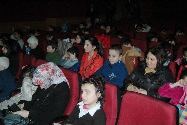 Görme Engelli Çocukların “sinema” Keyfi