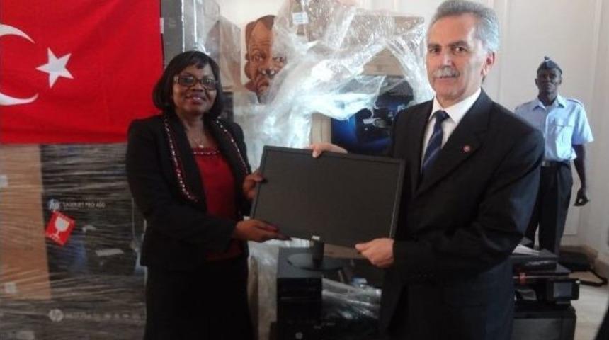 Orta Afrika Cumhuriyeti Bangui Belediyesi&rsquo;ne Teknik Ekipman Desteği