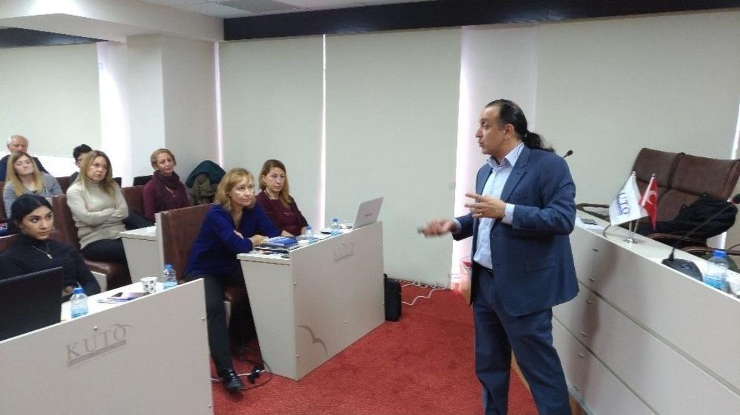 Kuşadası Ticaret Odası&rsquo;nda Sosyal Medya Uzmanlığı Kursu A&ccedil;ıldı