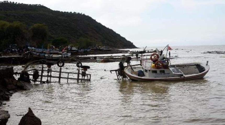Gelibolu'da Su Baskını; 7 Kişi Mahsur Kaldı (4)