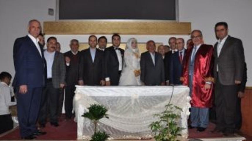 Yaprak Ve İlhan Ailelerinin Mutlu G&uuml;n&uuml;