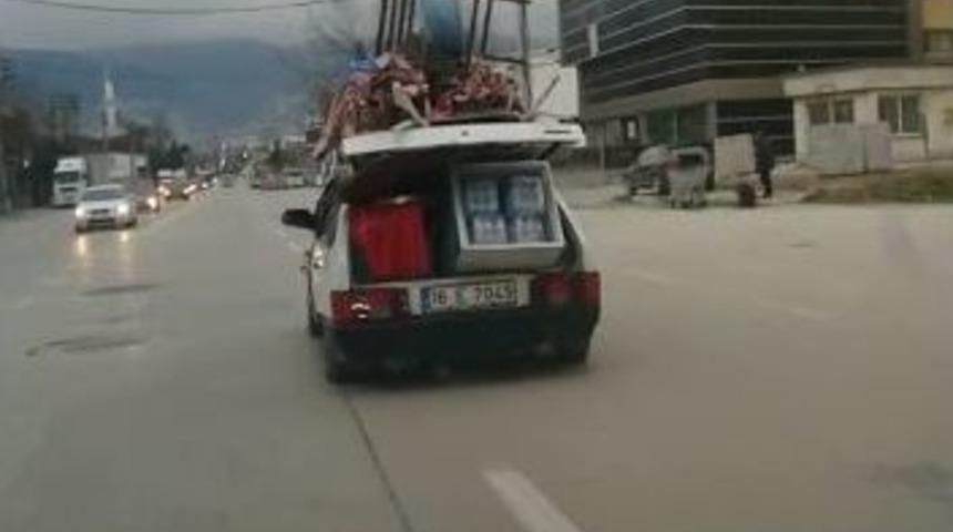 Evini Aracında Taşıdı