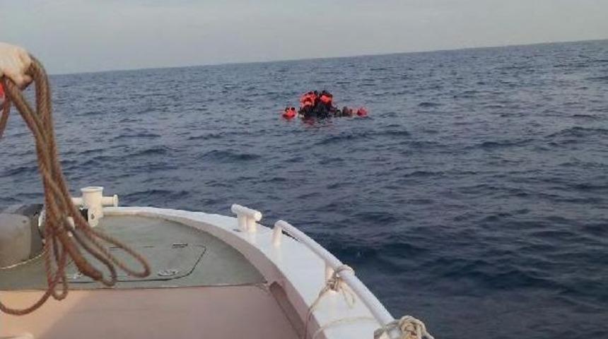 Yunan sahil g&uuml;venliği ka&ccedil;akları &ouml;l&uuml;me terk etti