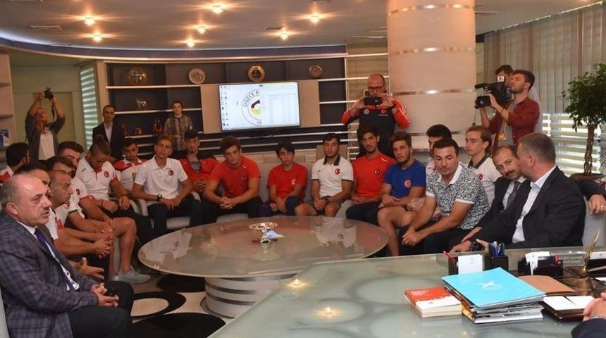 Rafting Milli Takımı Başkan Keleş&rsquo;i Ziyaret Etti