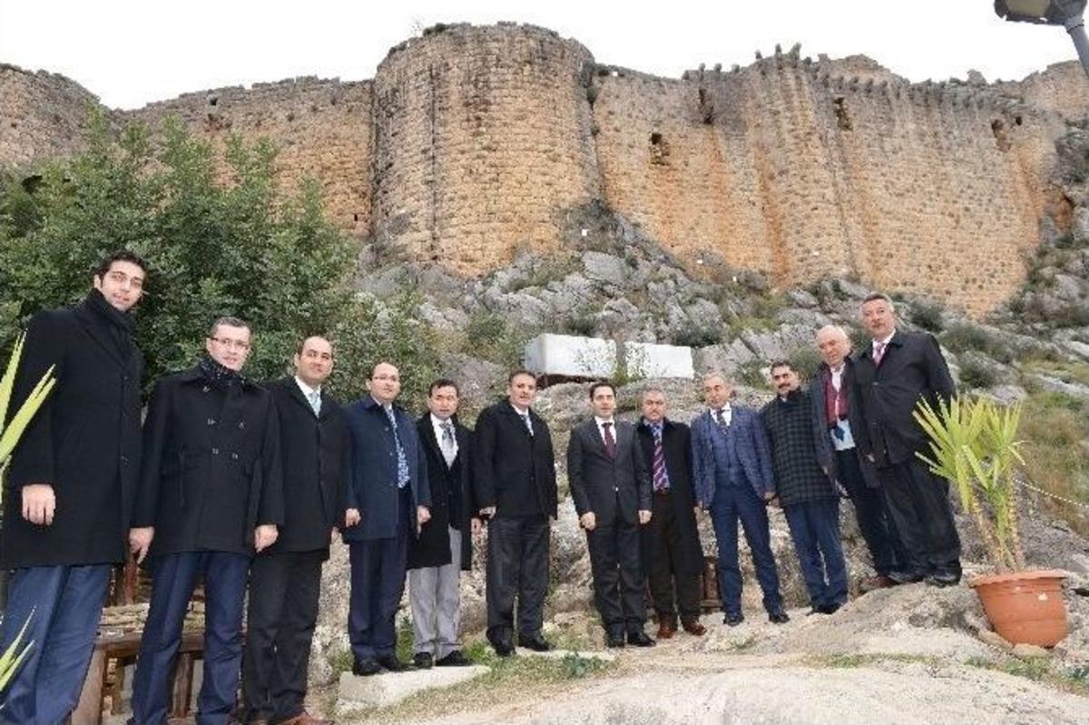 Vali B&uuml;y&uuml;k, Vali Yardımcıları Ve Kaymakamlar İle Kozan&rsquo;da Buluştu