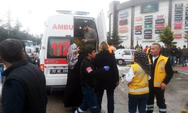 Isparta&rsquo;da Alışveriş Merkezinin &Ccedil;atısı &Ccedil;&ouml;kt&uuml; 3