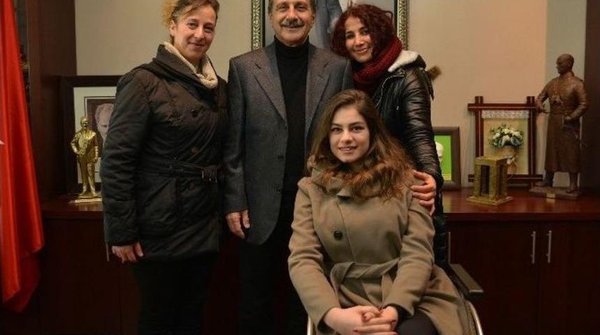 Zeynep&rsquo;den Başkan Ata&ccedil;&rsquo;a Teşekk&uuml;r Ziyareti