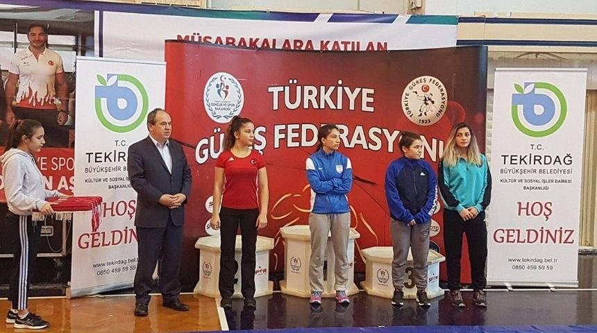 Beyoğlu Belediyesi G&uuml;reş Takımı, İstanbul Şampiyonu Oldu