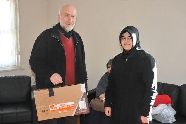 Siyer-i Nebi Yarışmasında Derece Alan Öğrencilere Ödülleri Verildi 3