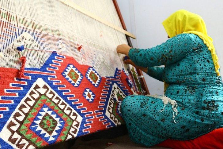 Tarihi Van Kilimleri Onların Ellerinde Hayat Buluyor G3