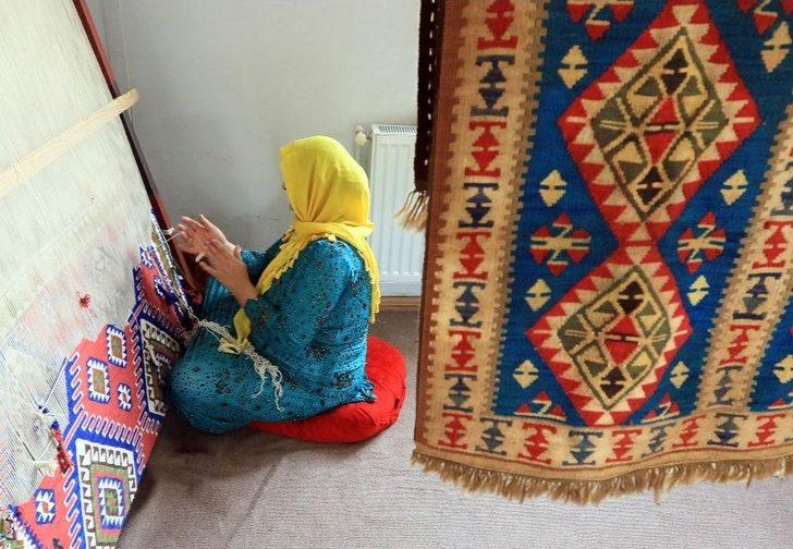 Tarihi Van Kilimleri Onların Ellerinde Hayat Buluyor G4