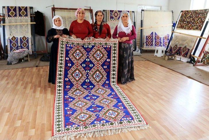 Tarihi Van Kilimleri Onların Ellerinde Hayat Buluyor G5