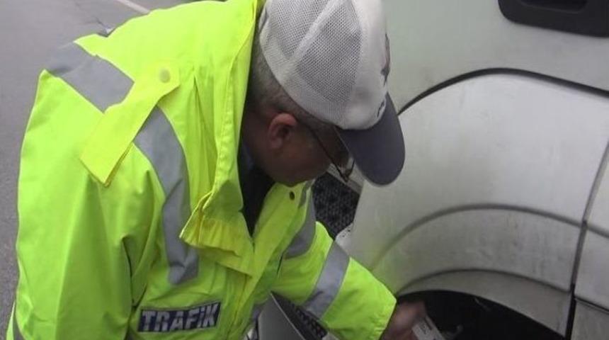 Trafik Ekiplerinden Kış Lastiği Denetimi