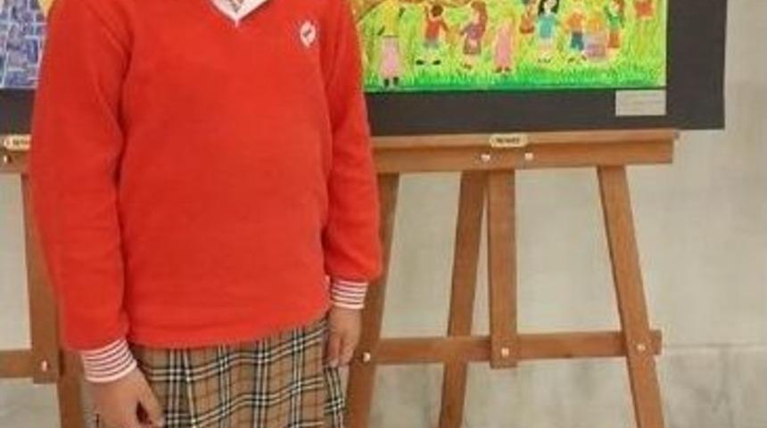 Nil&uuml;ferli K&uuml;&ccedil;&uuml;k Ressamdan B&uuml;y&uuml;k Başarı