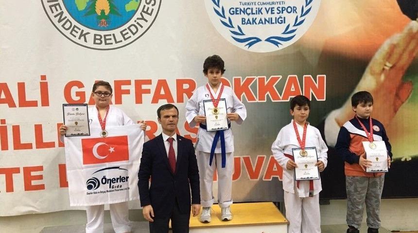 İhlas Koleji Sakarya&rsquo;dan &Uuml;&ccedil; Birincilik &Ccedil;ıkardı