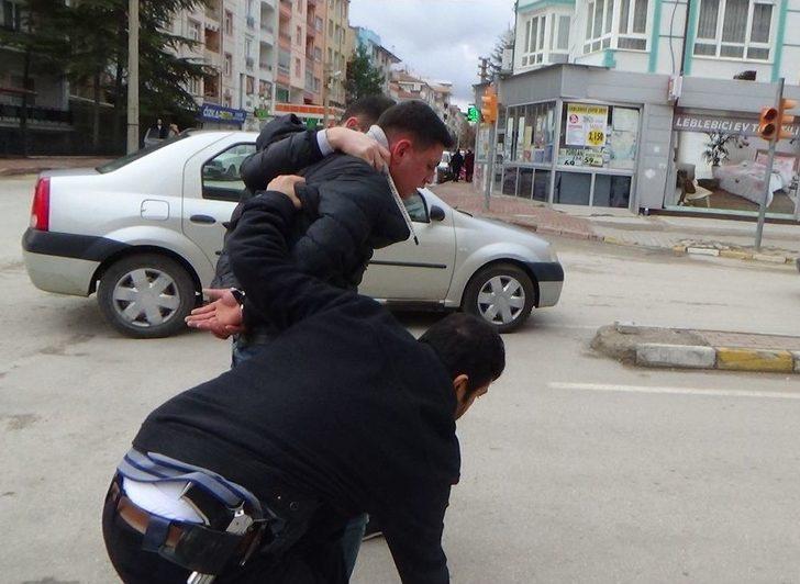 Polis, Silahlı Gaspçıları Maskelerinden Yakaladı G3