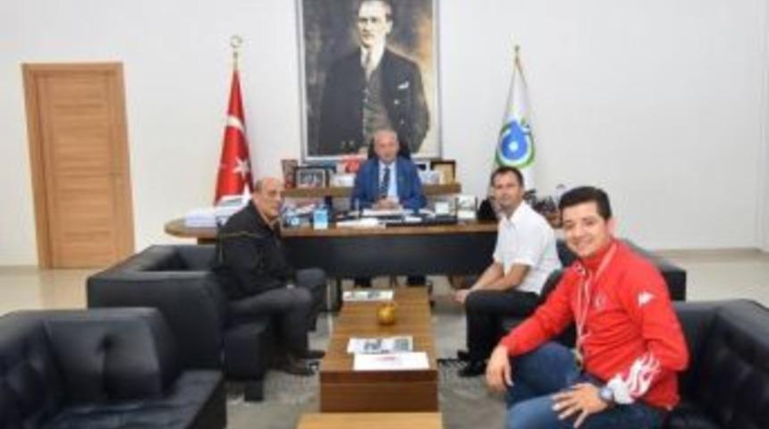 Başkan Albayrak Milli Sporcuyu Ağırladı