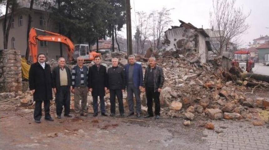 Eski Hamam Yıkıldı Yerine Konak Yapılacak