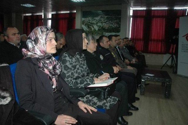 “aile İçi İletişim” Semineri Düzenlendi