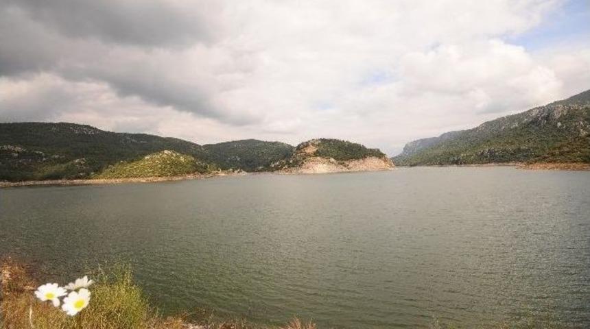 Yağmurlar İzmir&rsquo;in Y&uuml;z&uuml;n&uuml; G&uuml;ld&uuml;rd&uuml;