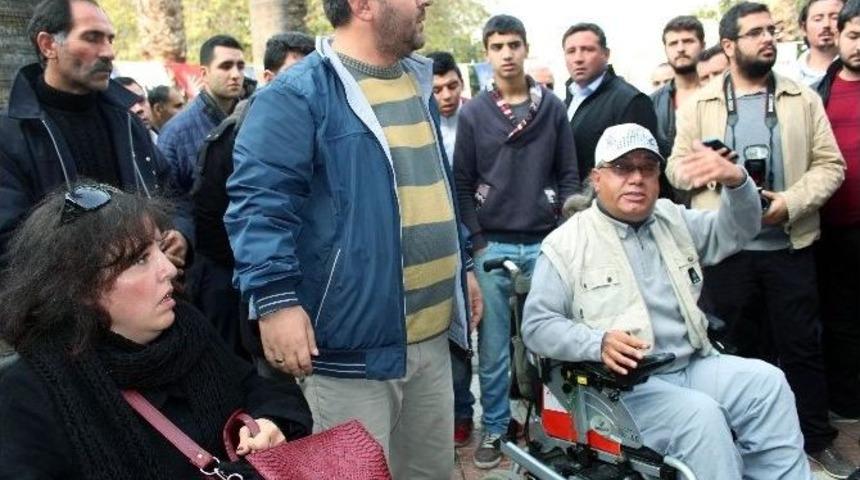 Kılı&ccedil;daroğlu&rsquo;nun Toplantısında Engelli Eylemi
