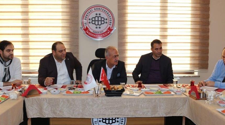 Rekt&ouml;r &Ccedil;omaklı, Birkonfed Erzurum Temsilciliğini Ziyaret Etti