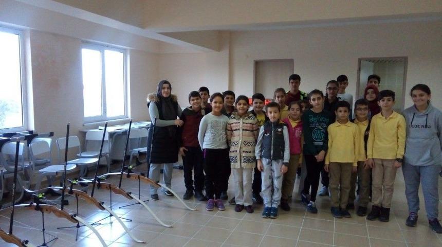 Madran Dağı&rsquo;nın &Ccedil;ocukları Atsporu Ok&ccedil;uluğa Merak Sardı