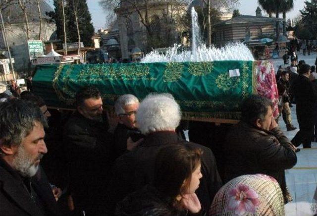 Boşanmak Isteyen Eşini &Ouml;ld&uuml;r&uuml;p Intihar Etti 1