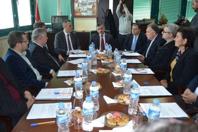 Vali Bektaş, Turgutlu Osb Toplantısına Katıldı 1