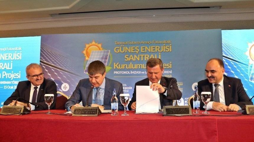 Antalya&rsquo;daki &Ccedil;ift&ccedil;ilere &Uuml;cretsiz Elektrik Geliyor