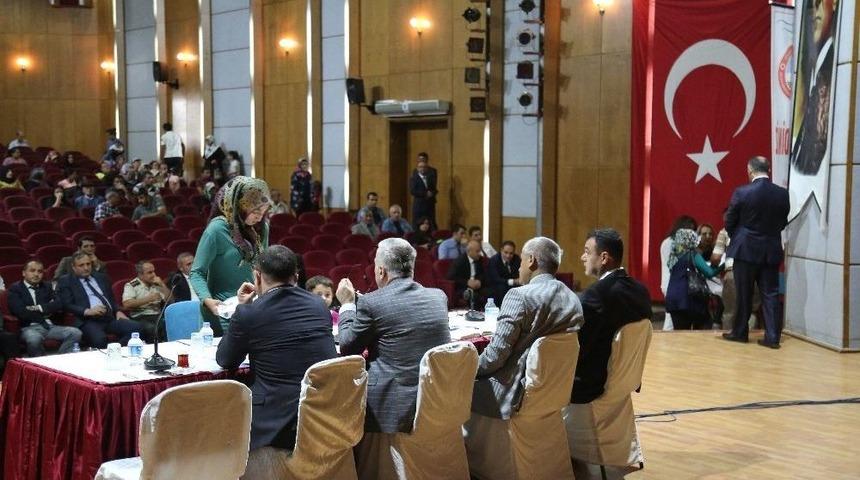 Halk Toplantısı Vali Kam&ccedil;ı Başkanlığında Yapıldı