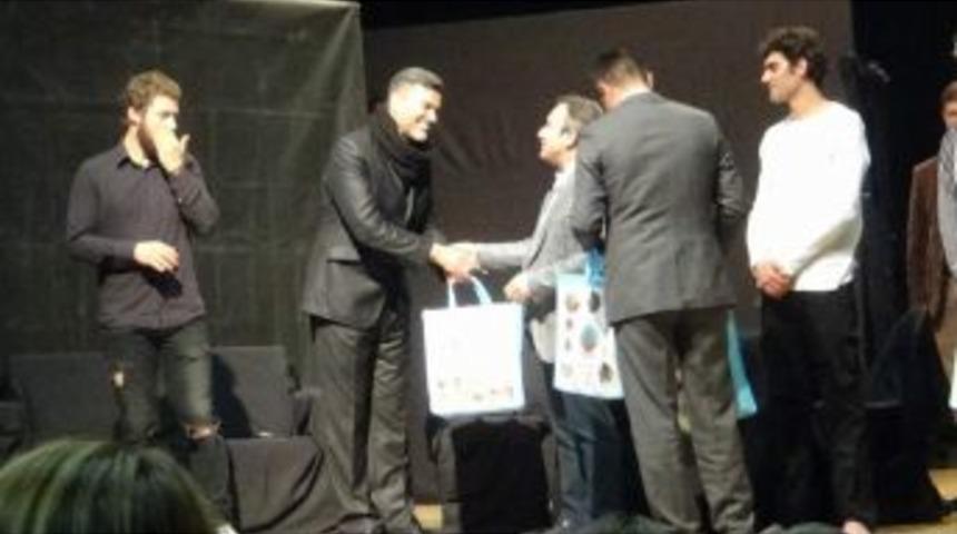 Siirt&rsquo;te &rsquo;beni Affet Anne&rsquo; Tiyatro Oyunu Sahnelendi