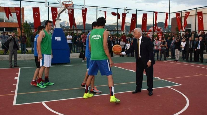 B&uuml;y&uuml;kşehir&rsquo;den 4 İl&ccedil;eye 739 Bin Tl&rsquo;lik Spor Yatırımı