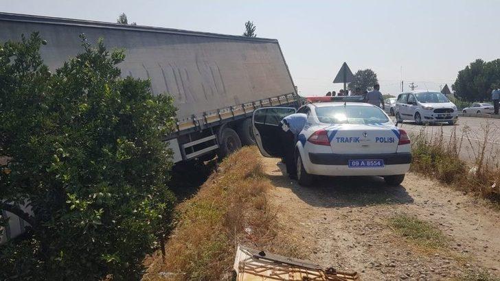 Aydın’da Park Halindeki Kamyonete Tır Çarptı G3