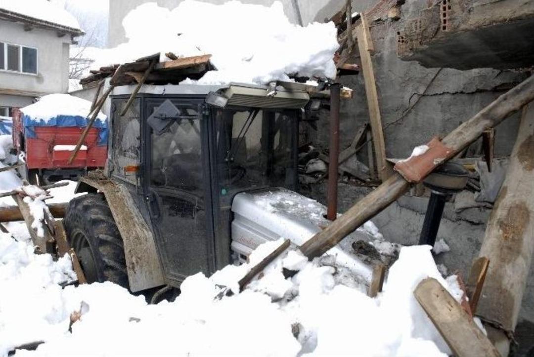 İn&ouml;n&uuml; Kar Esareti Altında