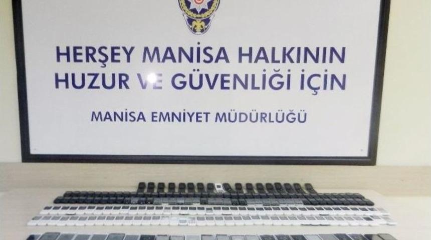 Manisa&rsquo;da Bin 100 Adet Ka&ccedil;ak Telefon Ele Ge&ccedil;irildi