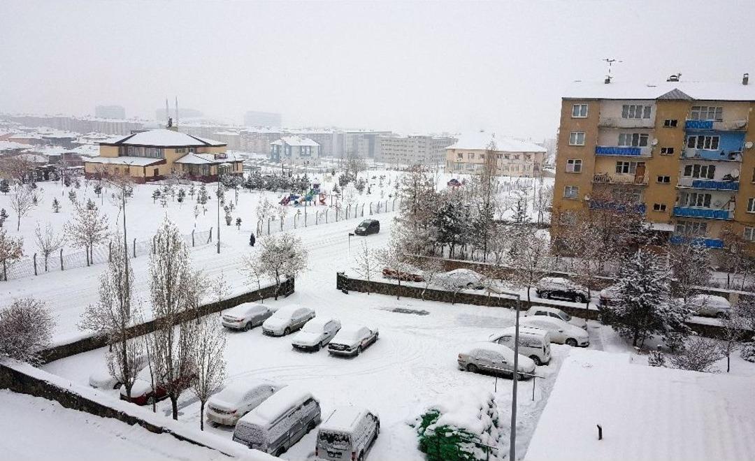 Doğu Anadolu&rsquo;da Kar Yağışı