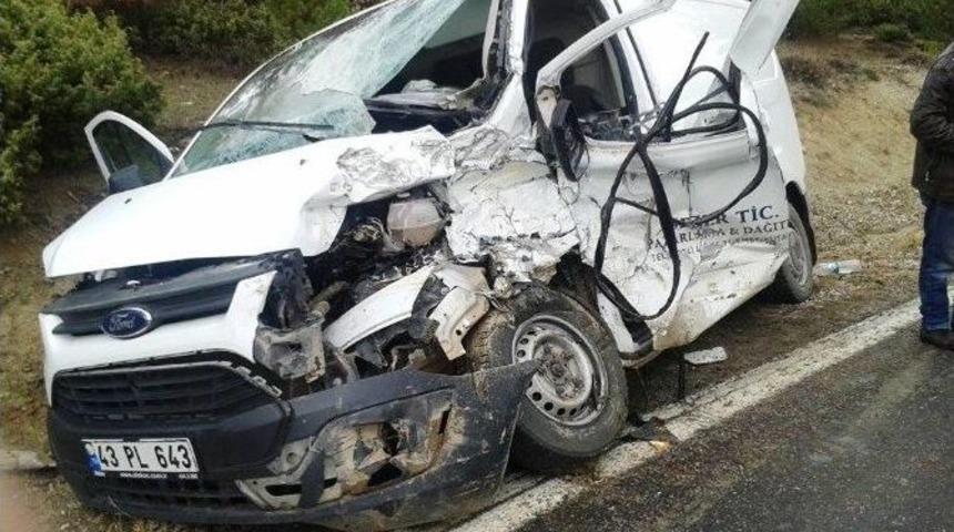 Hisarcık&rsquo;ta Trafik Kazası, 2 Yaralı