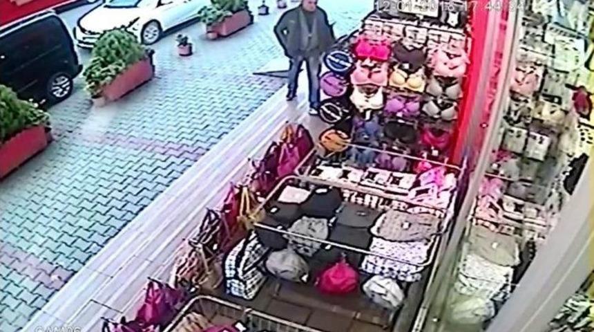(&ouml;zel) Kadın Giyim Mağazasında Yaşanan Hırsızlık Kamerada