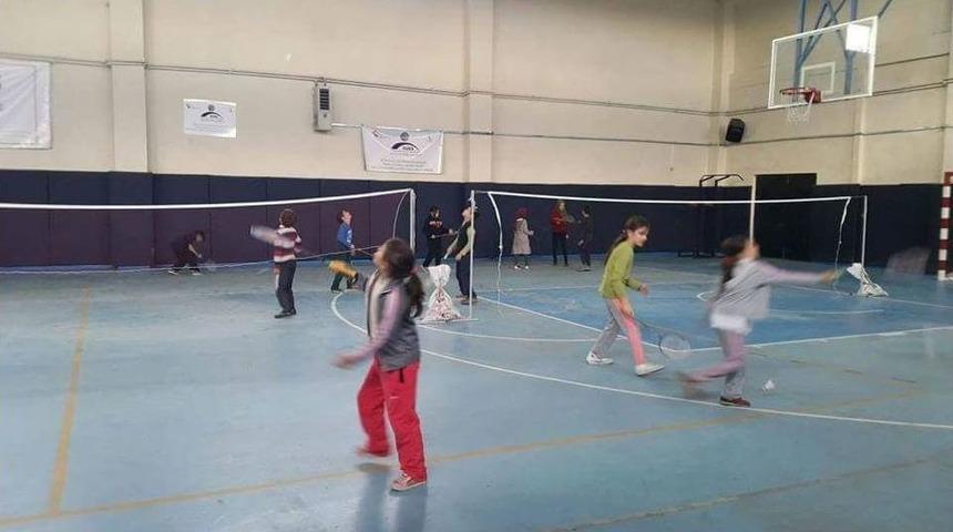 &Ccedil;avdarhisar&rsquo;da Badminton Kursu A&ccedil;ıldı
