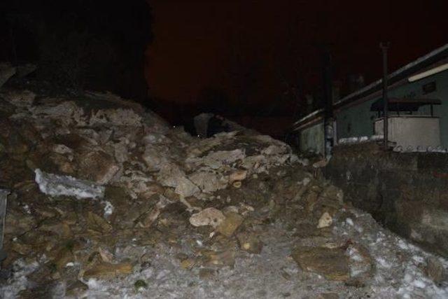 Karab&uuml;k te Heyelanda 1 Ev Zarar G&ouml;rd&uuml; 3