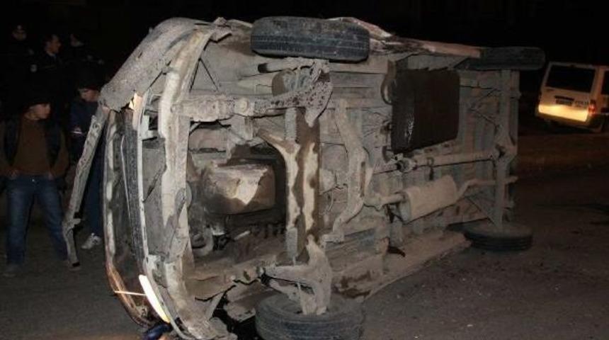 Siverek&rsquo;Te Minib&uuml;s Devrildi: 2 Yaralı