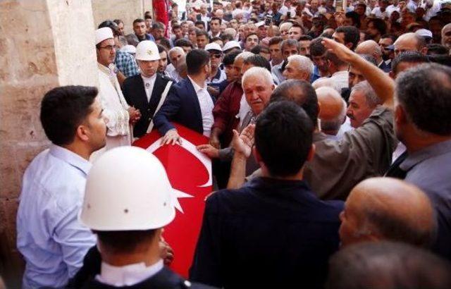 Ak Parti Milletvekili Yüksel'in Cenazesi Gaziantep'te (2)