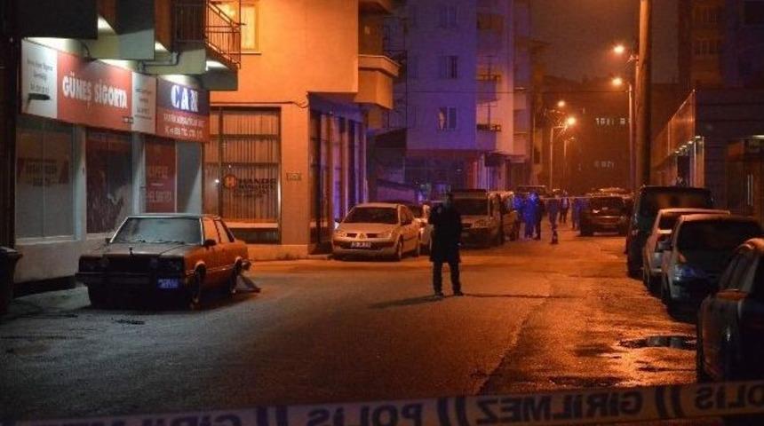 Kafasına Silah Dayayıp Kız Arkadaşının Gelmesini İstedi