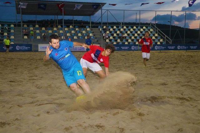 Plaj Futbolu Ligi’nde Bol Gollü Açılış