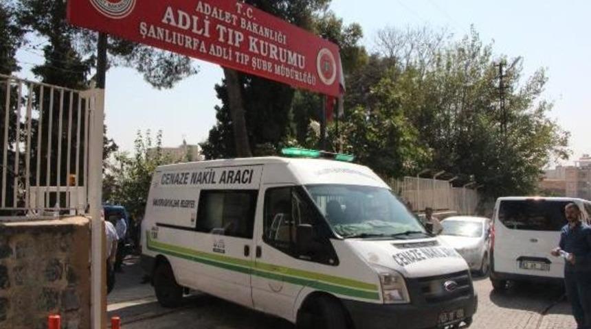 Miras Y&uuml;z&uuml;nden Tartıştığı Annesini &Ouml;ld&uuml;rd&uuml;, Kardeşini Yaraladı