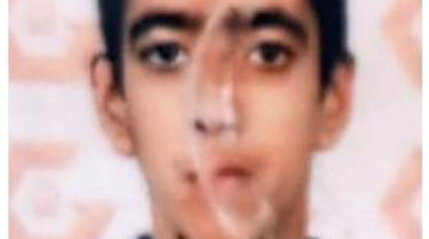 Otomobilin &Ccedil;arptığı &Ccedil;ocuk &Ouml;ld&uuml;