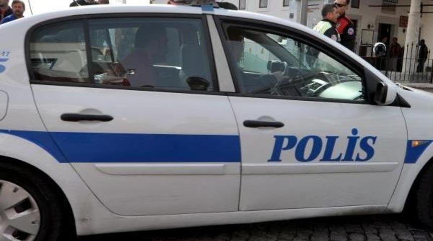 Ehliyetsiz s&uuml;r&uuml;c&uuml; polisten ka&ccedil;amadı