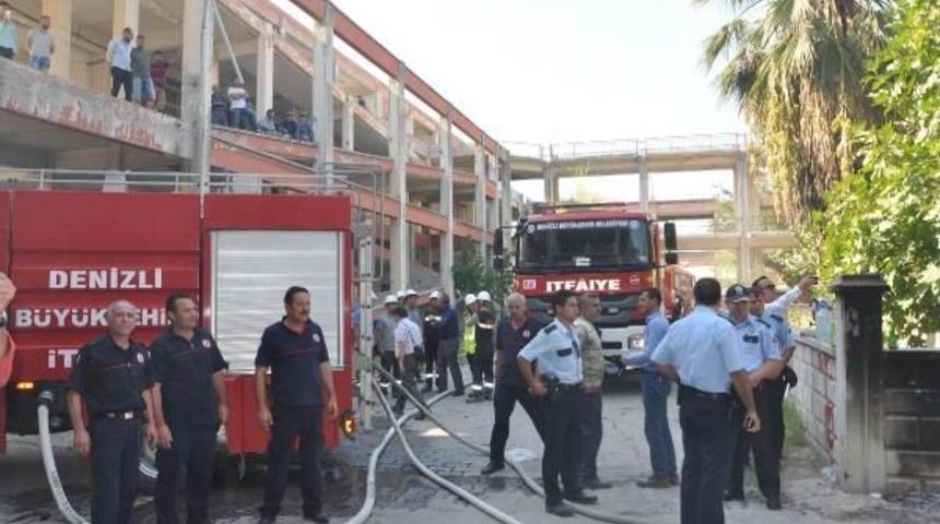 Yıkımına Başlanan &Uuml;&ccedil;gen &Ccedil;arşısı'nda 'ş&uuml;pheli' Yangın