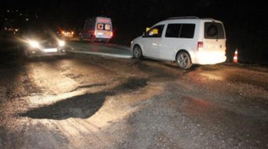 Hasta Taşıyan Ambulans &Ccedil;ukura D&uuml;ş&uuml;p Kullanılamaz Hale Geldi